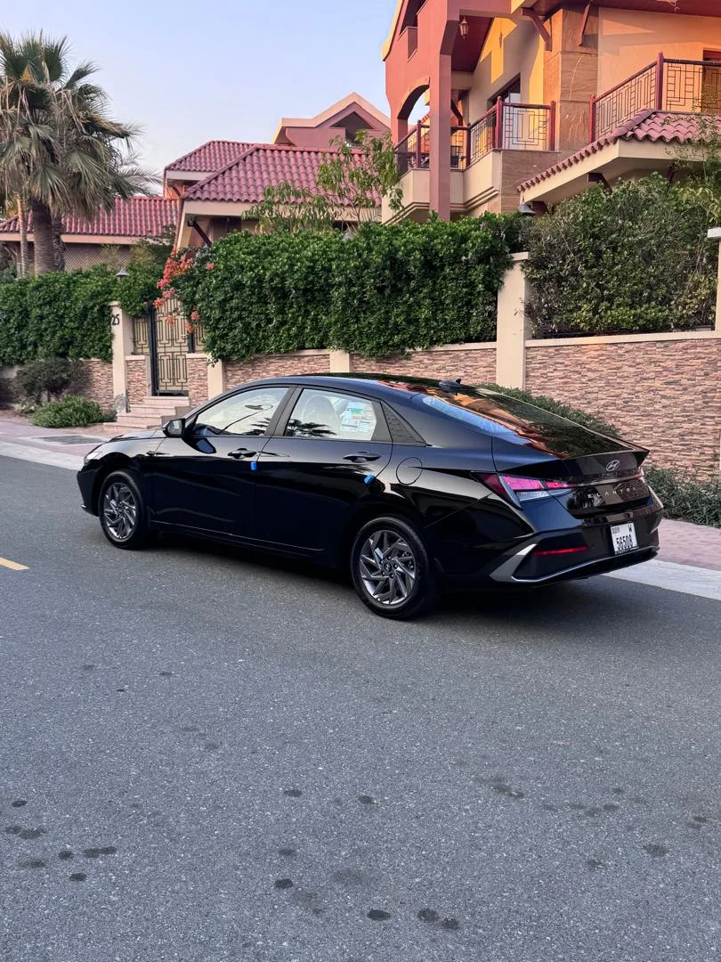 Hyundai Elantra 2025 - 4