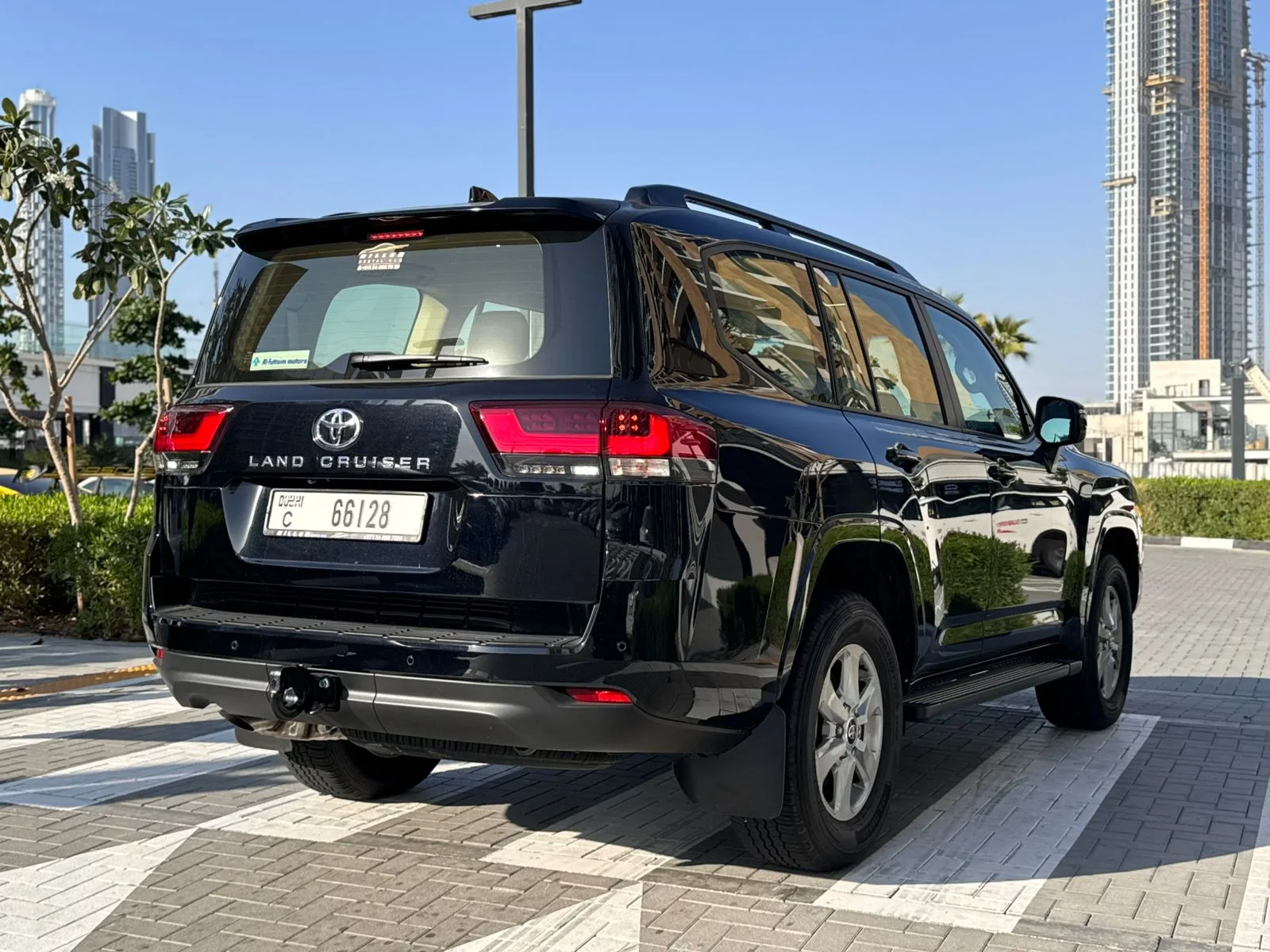 Toyota Land Cruiser - 4